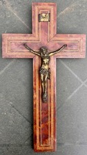 Crucifix ancien en bois