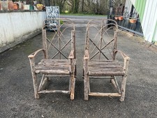 Paire de fauteuils en bois