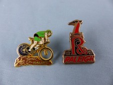 RARE lot de 2 PIN'S RALEIGH