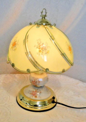Lampe poser style tiffany - à,