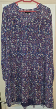 Robe violette à fleur Taille