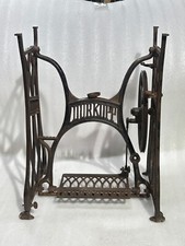 Machine À Coudre Sur Pied En