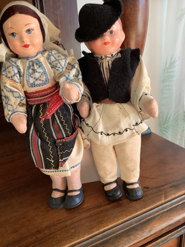Anciennes poupees folkloriques - anciennes,