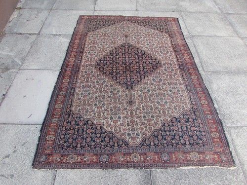Fin ancien worn - ancien, traditionnel