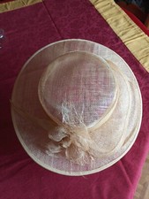 Chapeau forme Capeline