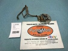 Plaque avec tiges de poussée