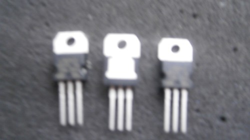 7824 acv regulateur de - 7824,