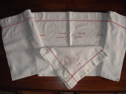 Ancienne parure lit bébé - , en