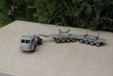 CIJ : CAMION RENAULT  FAINEANT