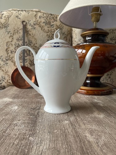 Elégante cafetière - , en