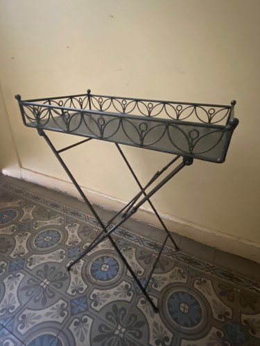 Petite table pliable - , en
