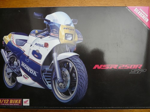 Maquette moto aoshima ref - moto, 1/12