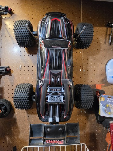 Traxxas revo duel - traxxas,
