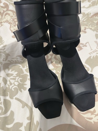 Gucci talons aiguille noir