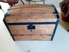 Malle ancienne bombée