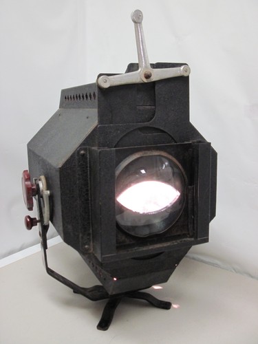 Gros projecteur cinéma et - gros,