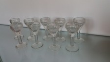9 petits verres anciens a