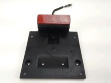 SUPPORT DE PLAQUE ET ECLAIRAGE