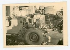 HOTO amateur SNAPSHOT, garage truck old engine jeep car tire