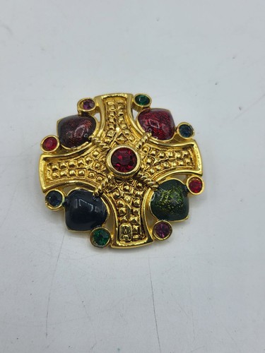 Broche croix dorée - #xo,