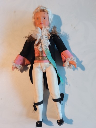 Poupée marquis habillé - ",