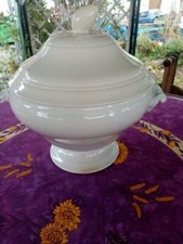 Soupière Blanche ancienne sur