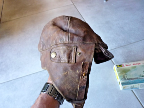 Serre tete casque cuir - serre,