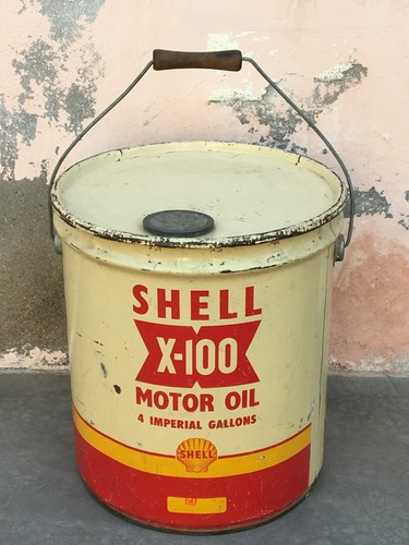 Ancien bidon huile moteur - bidon,
