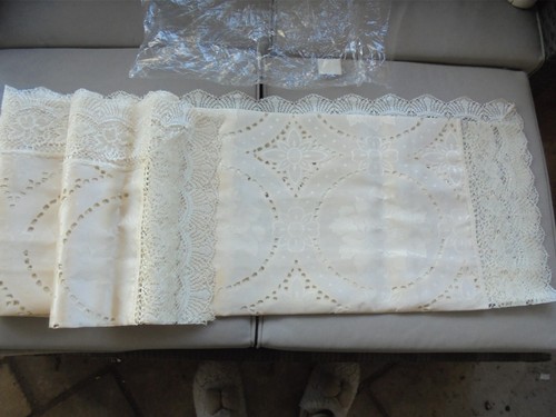 Nappe blanche damassee - , &