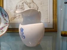 1846 Louis Philippe Pavillon de Breteuil Crowned Monogram Milk Pot Sèvres
