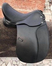 Selle de dressage anglaise