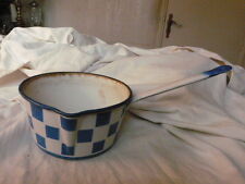 BELLE CASSEROLE EMAILLEE décor lustucru diamètre 21