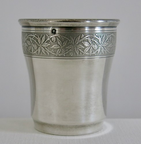 Timbale argent très jolie - en,