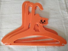 LOT ANCIENS CINTRES VINTAGE PLASTIQUE CHAT années 1970 1980