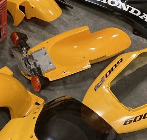 Honda cbr600f4 rear back - rear,