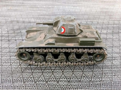 Miniature char solido - miniature,