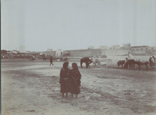 Tunisia, Sfax, in front of the vintage print speaker, vintage print, T
