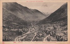 09 MERENS VILLAGE AND PARADE TRANSPYRENEES LINE