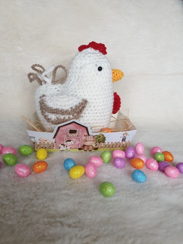 Poule blanche réalisée - poule, en