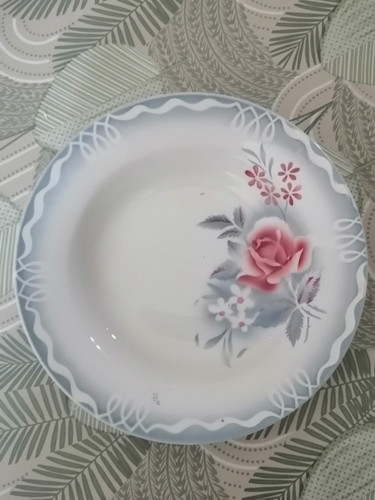 Assiette creuse ancienne - creuse,