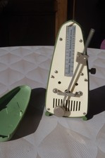 Ancien Métronome. TAKTELL. 15cm x 7cm. FONCTIONNEL.