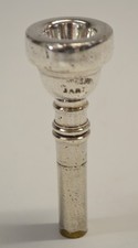 USED COUESNON PARIS MOUTHPIECE, Bb, NOT SURE WHAT THIS FITS
