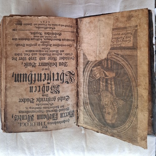 Livre ancien religieux