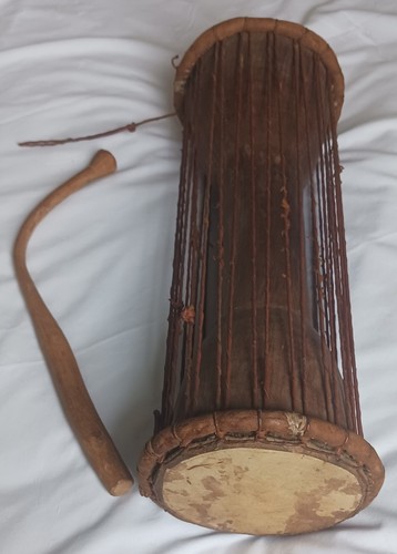 Ancien tambour sablier - ancien,