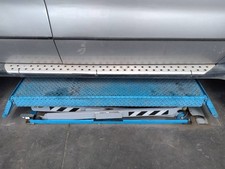 MARCHE PIEDS POUR VOITURE /