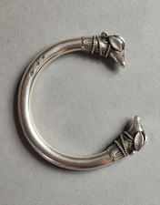 ARTHUS-BERTRAND silver torque bracelet decorated with rams heads