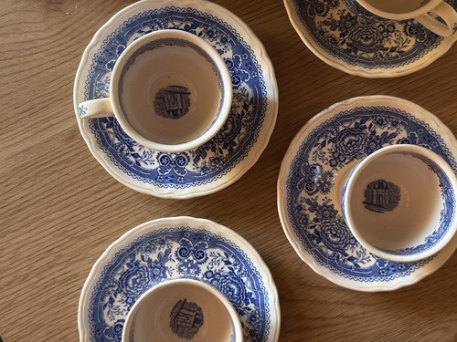 Tasses sous - tasses,