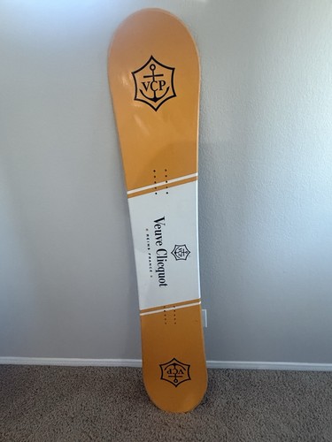Veuve clicquot champagne - veuve,