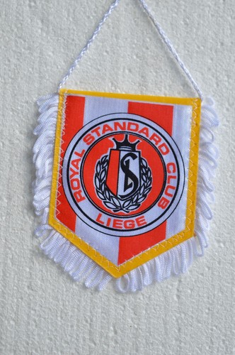 Fanion football royal - ,