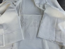Drap ancien en lin brodé